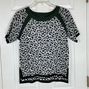 Lysse Lucy Womens Pullover Sweater Size S Animal Print Short Sleeve Boxy Cropped